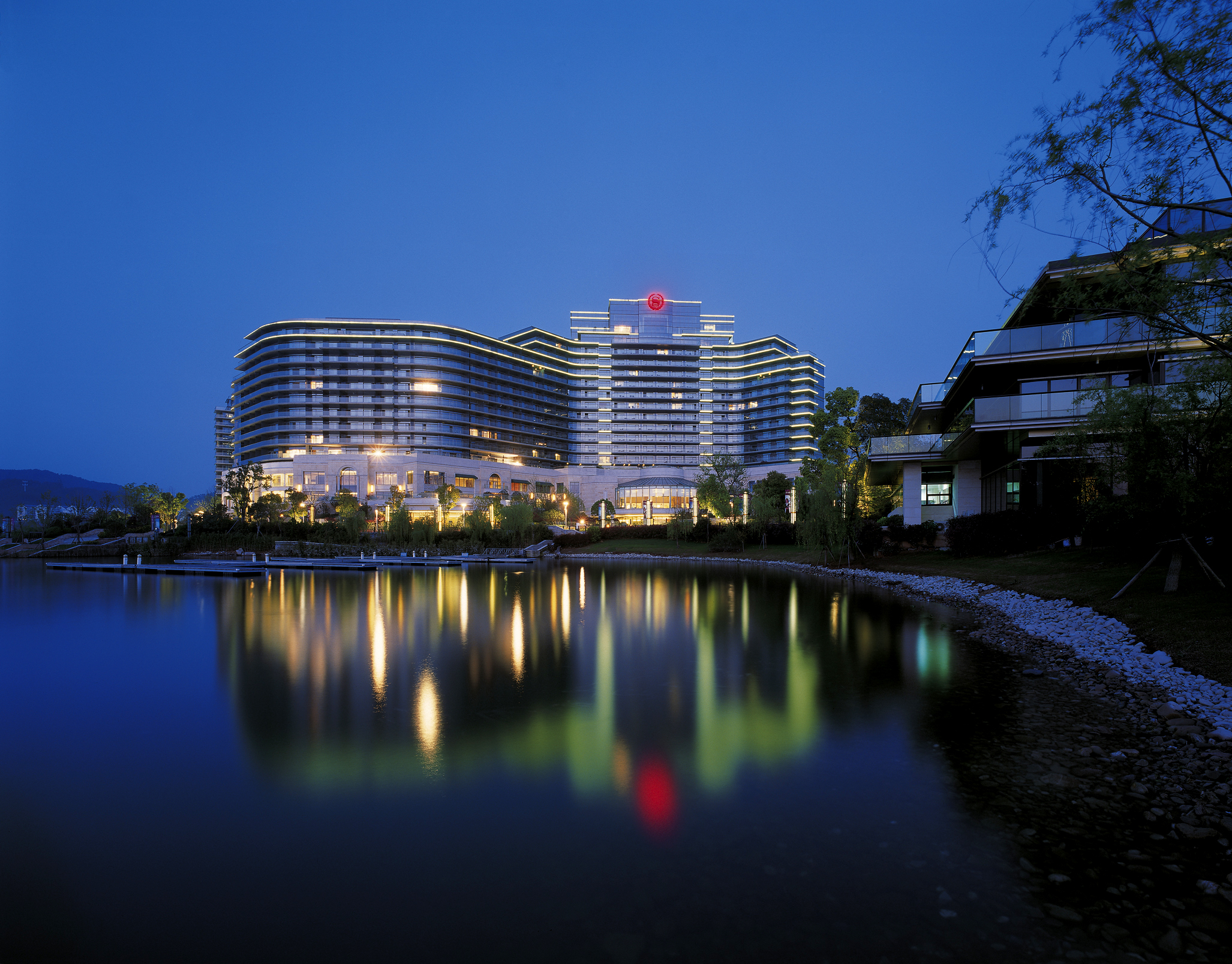 千岛湖喜来登度假酒店豪华湖景房大双床1间1晚双人自助早餐鱼头抵用券